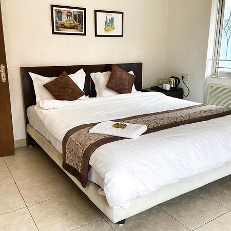 The Aster Homestay - Bedrooms & Apartments 콜카타 외부 사진