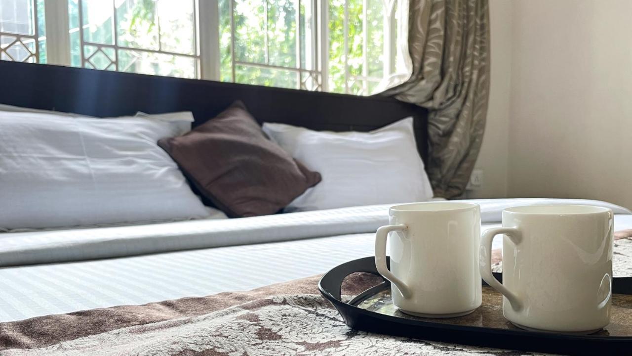The Aster Homestay - Bedrooms & Apartments 콜카타 외부 사진