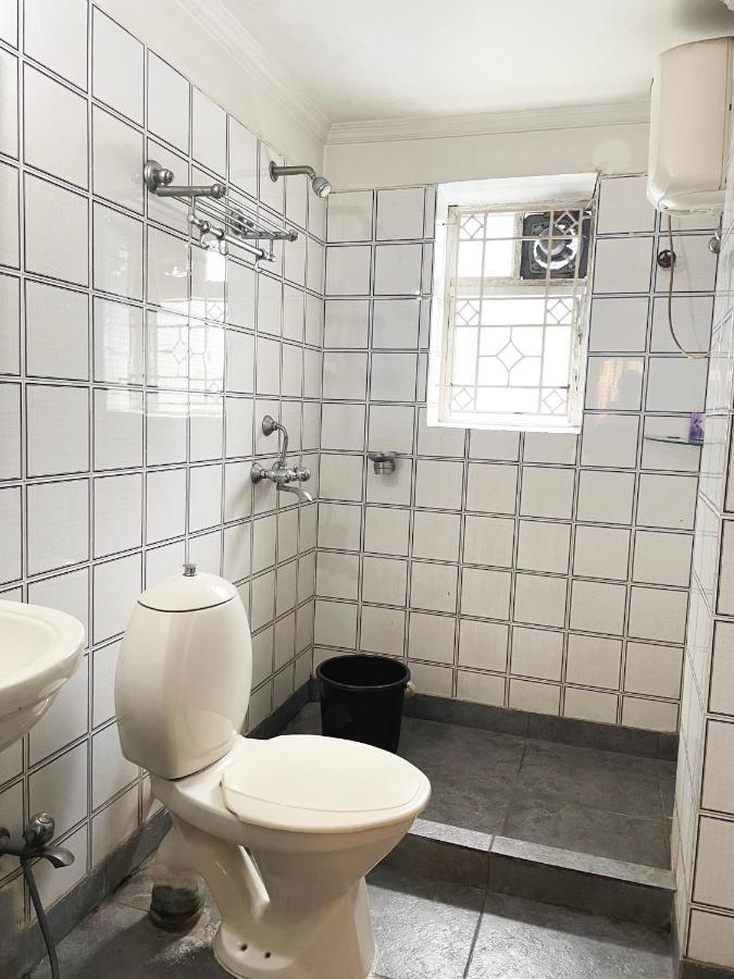 The Aster Homestay - Bedrooms & Apartments 콜카타 외부 사진