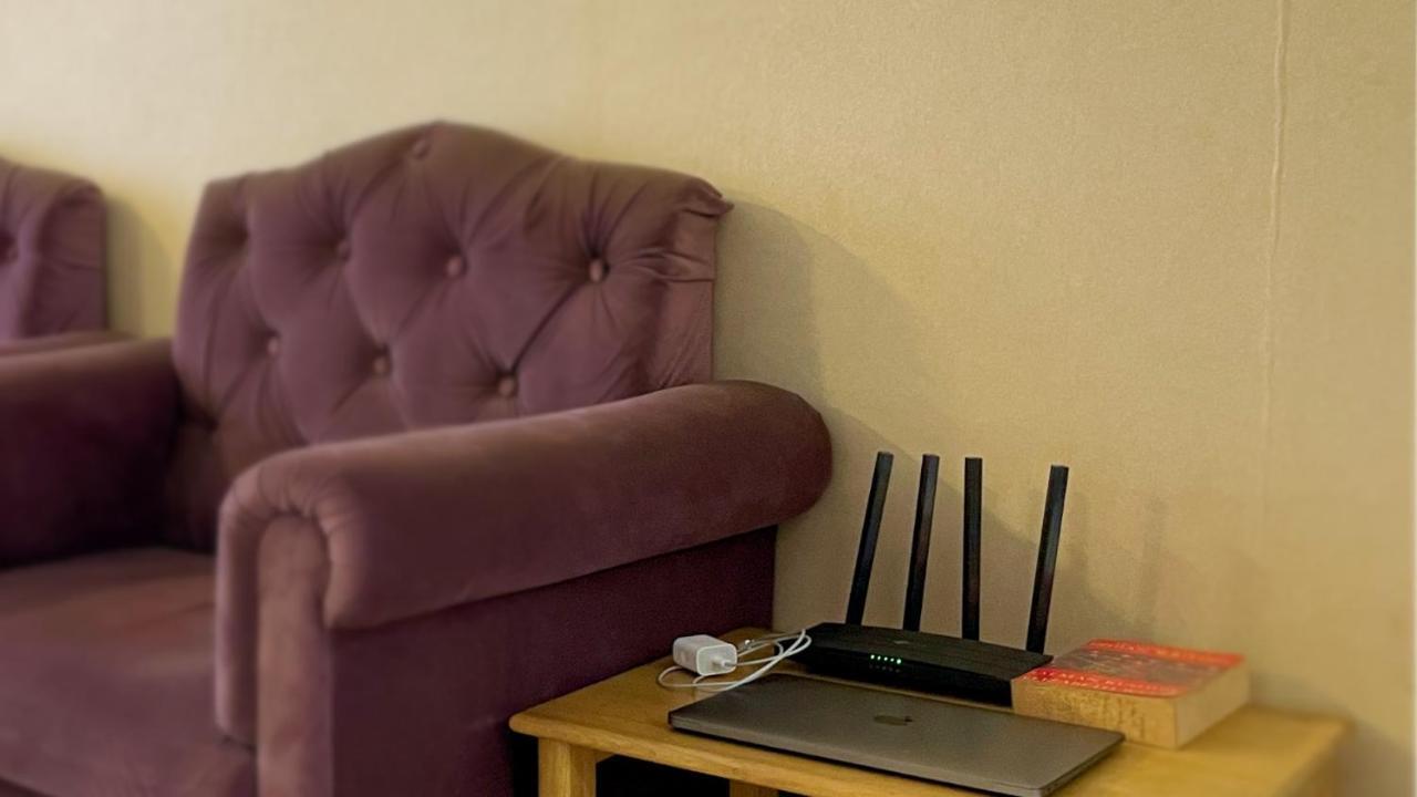 The Aster Homestay - Bedrooms & Apartments 콜카타 외부 사진