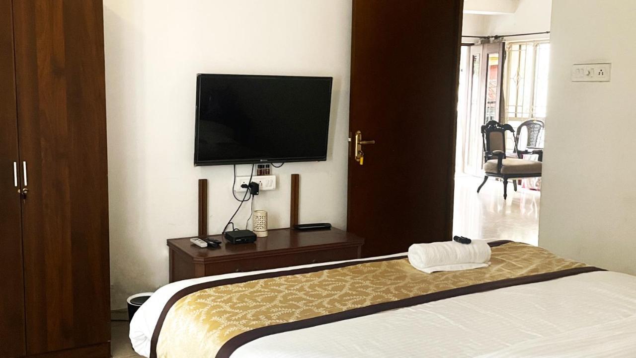 The Aster Homestay - Bedrooms & Apartments 콜카타 외부 사진