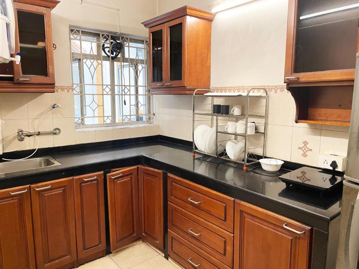 The Aster Homestay - Bedrooms & Apartments 콜카타 외부 사진